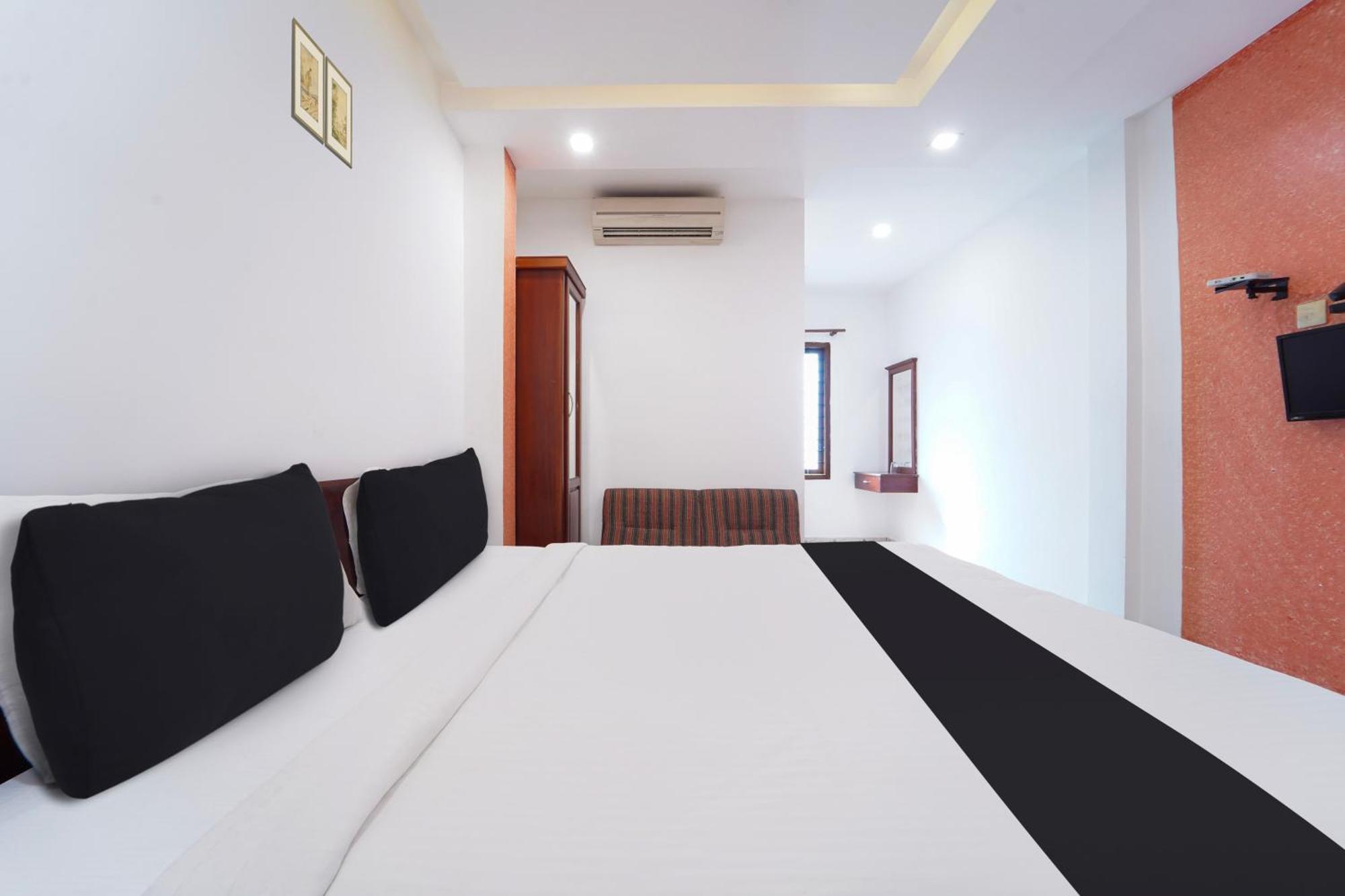 Super Townhouse City Center Ernakulam Kochi Екстериор снимка