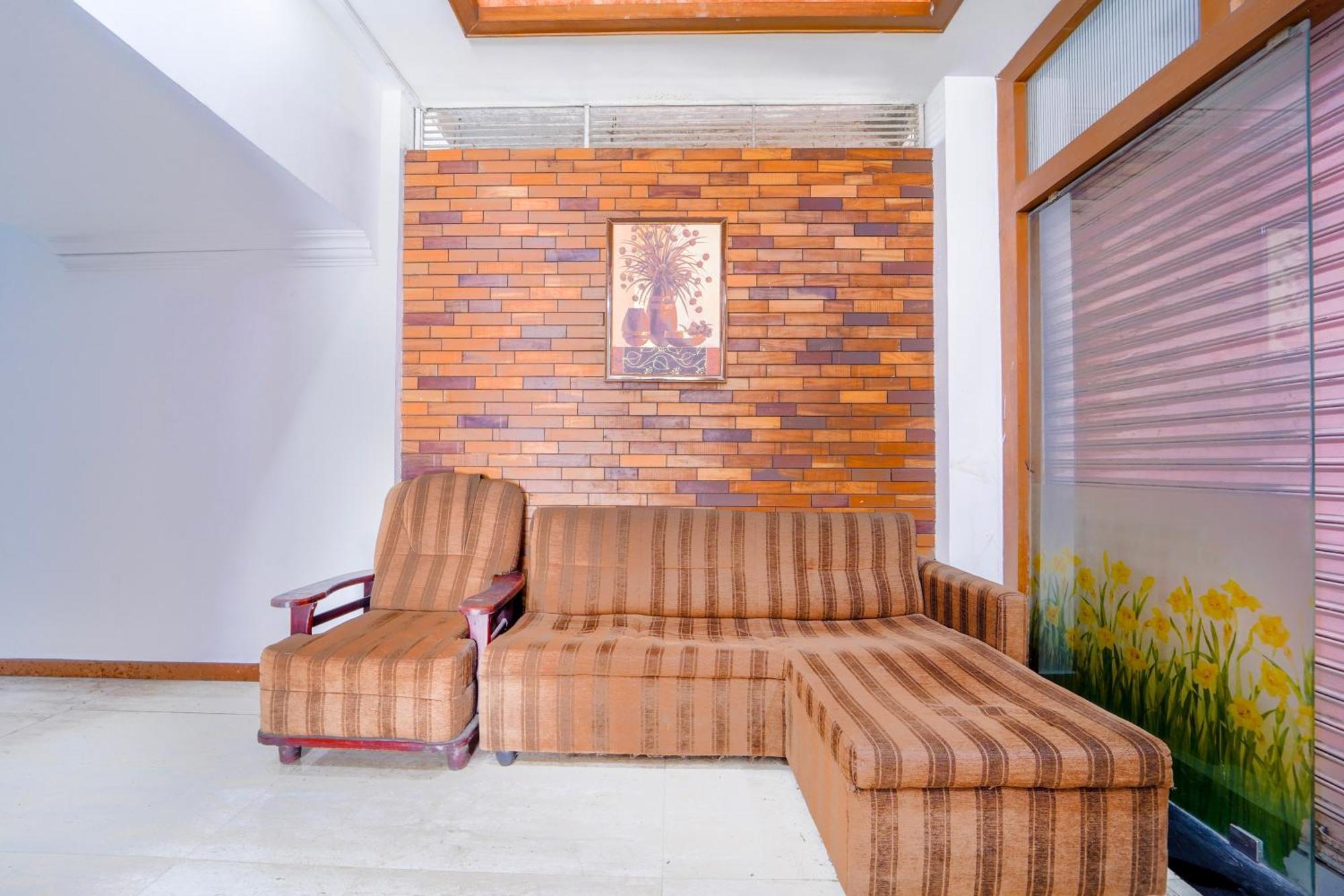 Super Townhouse City Center Ernakulam Kochi Екстериор снимка