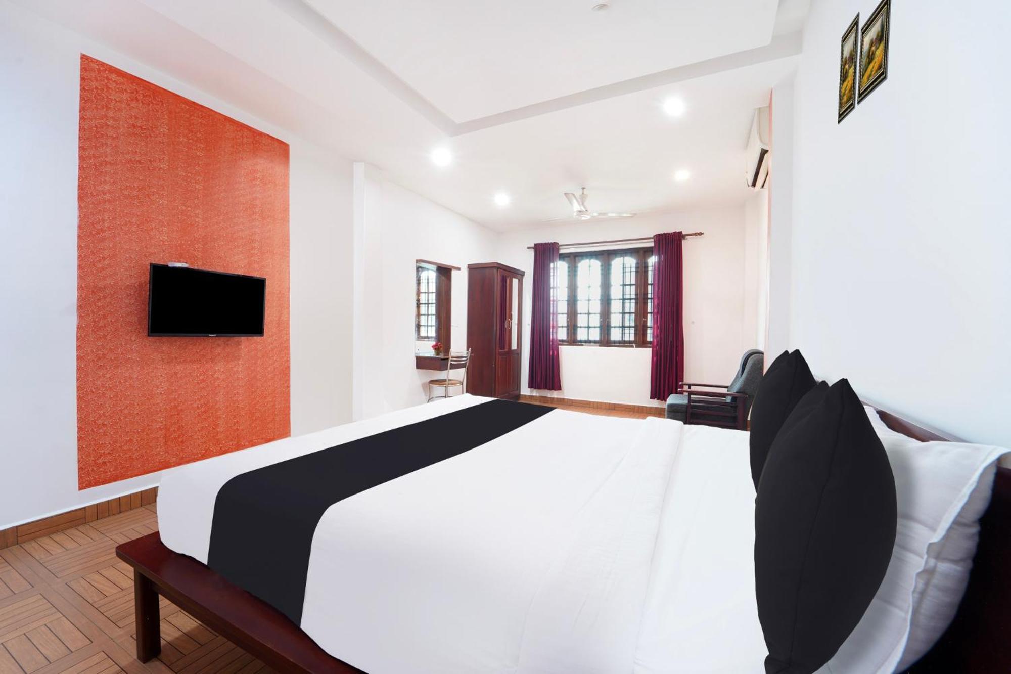 Super Townhouse City Center Ernakulam Kochi Екстериор снимка